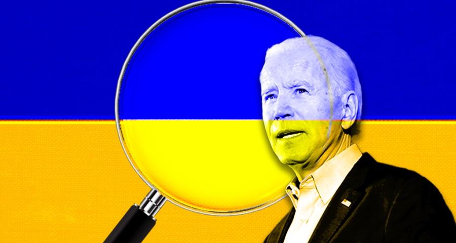 Biden in front of a Ukraine flag 
